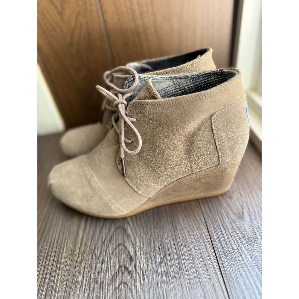 TOMS Desert Wedge Booties Women's Size 8.5 Tan Suede Lace Up Ankle Boots‎